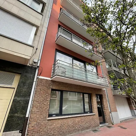 Lovely 2 Bedroom Appartment Near Knokke-Strand Beach Bar Exterior photo