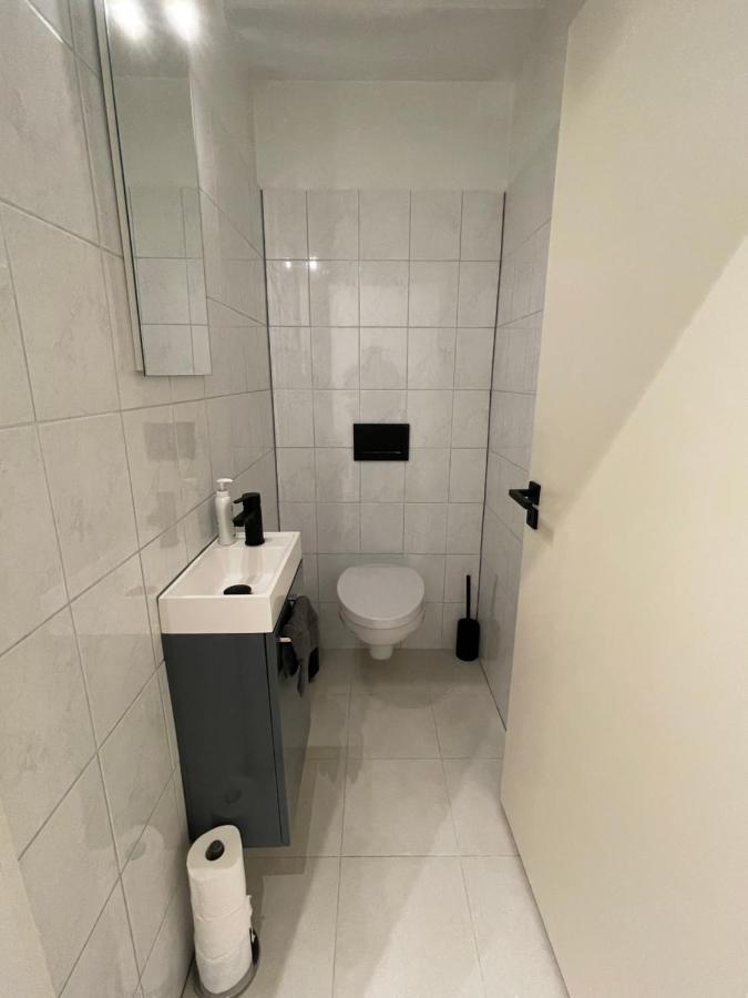 Lovely 2 Bedroom Near Knokke-strand Bar *
